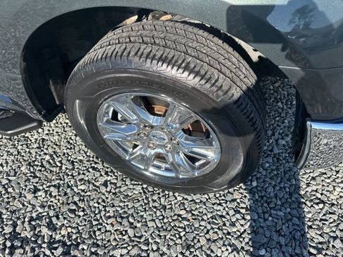 Used 2015 Ford F150 XLT w/ Equipment Group 302A Luxury image 9