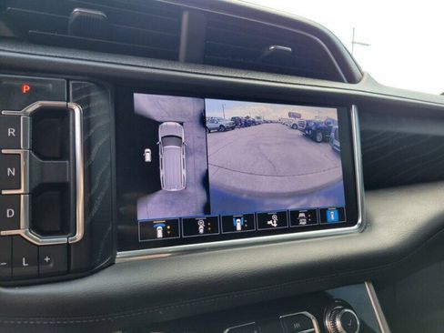 Used 2021 GMC Yukon Denali w/ Denali Ultimate Package AWD/4WD image 22