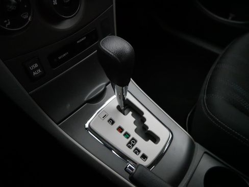 Used 2013 Toyota Corolla S image 24