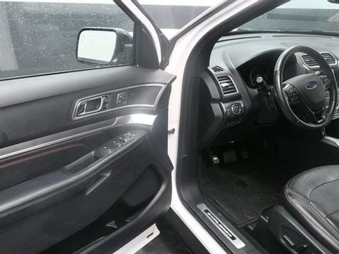 Used 2019 Ford Explorer Sport w/ Equipment Group 401A AWD/4WD image 15