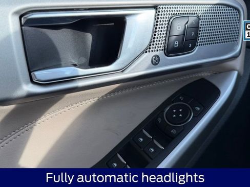 Used 2022 Ford Explorer Limited w/ Equipment Group 301A AWD/4WD image 23