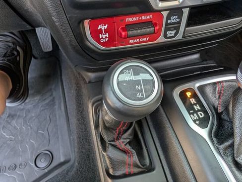 Used 2020 Jeep Gladiator Rubicon AWD/4WD image 25