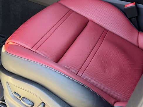 Certified 2025 Porsche Cayenne Coupe image 32