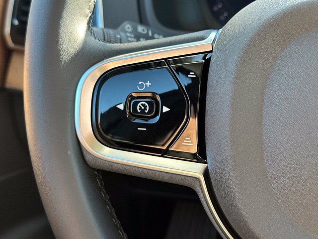 Certified 2024 Volvo XC90 T8 Plus w/ Protection Package Premier AWD/4WD image 27