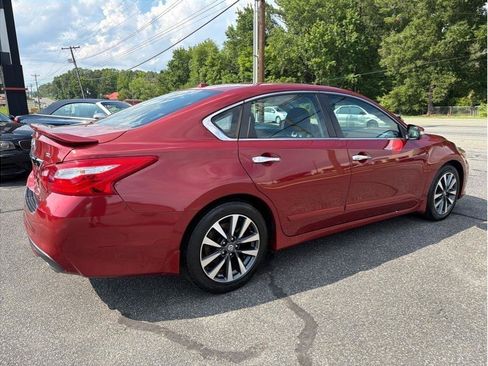 Used 2017 Nissan Altima 2.5 SL w/ 2.5 Technology Package FWD image 6