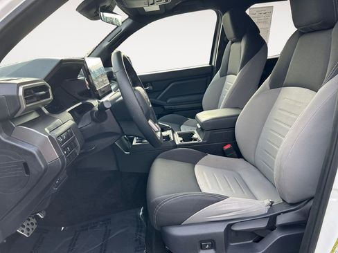 Used 2024 Toyota Tacoma TRD Sport image 15