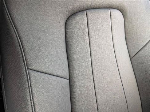 Used 2023 Mercedes-Benz EQB 300 4MATIC w/ Pinnacle Package image 21