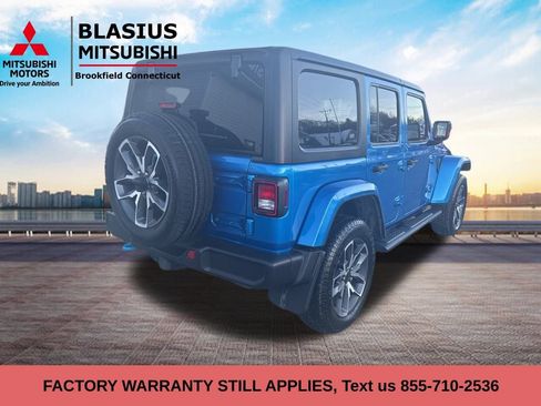 Used 2024 Jeep Wrangler Unlimited w/ Convenience Group image 4