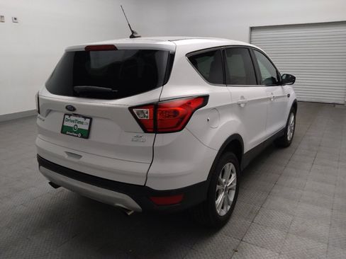 Used 2019 Ford Escape SE FWD image 9