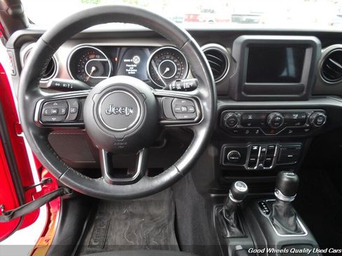 Used 2019 Jeep Wrangler Unlimited Sport S AWD/4WD image 15