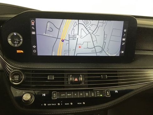 Used 2022 Lexus LS 500 AWD image 16