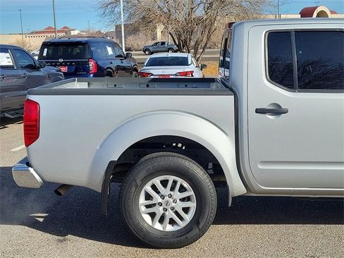 Used 2018 Nissan Frontier SV image 4