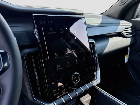 Used 2026 GMC Acadia AT4 w/ Luxury Package AWD/4WD image 15