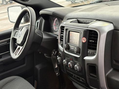 Used 2024 RAM 1500 Warlock RWD image 38