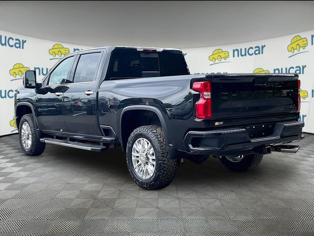 Used 2022 Chevrolet Silverado 2500 High Country w/ Technology Package AWD/4WD image 4