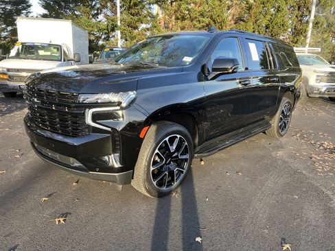 Certified 2024 Chevrolet Suburban RST w/ Luxury Package image 5