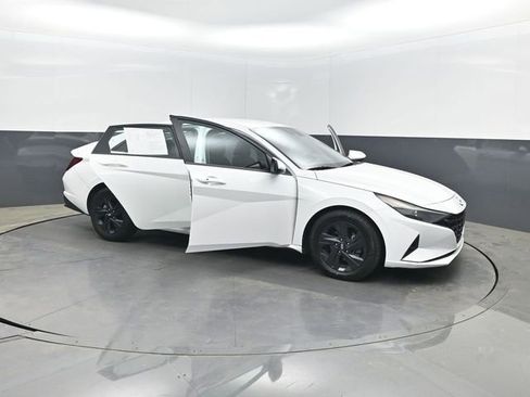 Used 2023 Hyundai Elantra SEL w/ Cargo Package image 35