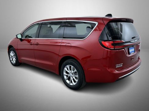 New 2026 Chrysler Pacifica Select image 7