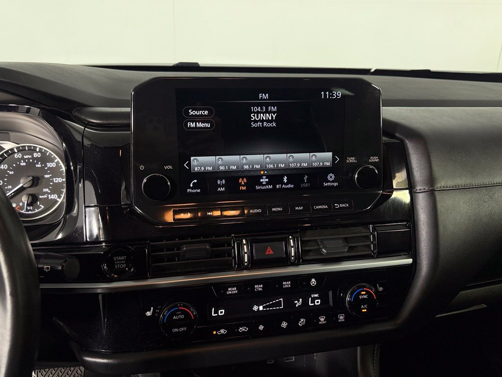 Used 2025 Nissan Pathfinder SL FWD image 21
