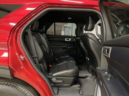Used 2020 Ford Explorer XLT w/ Equipment Group 202A image 29