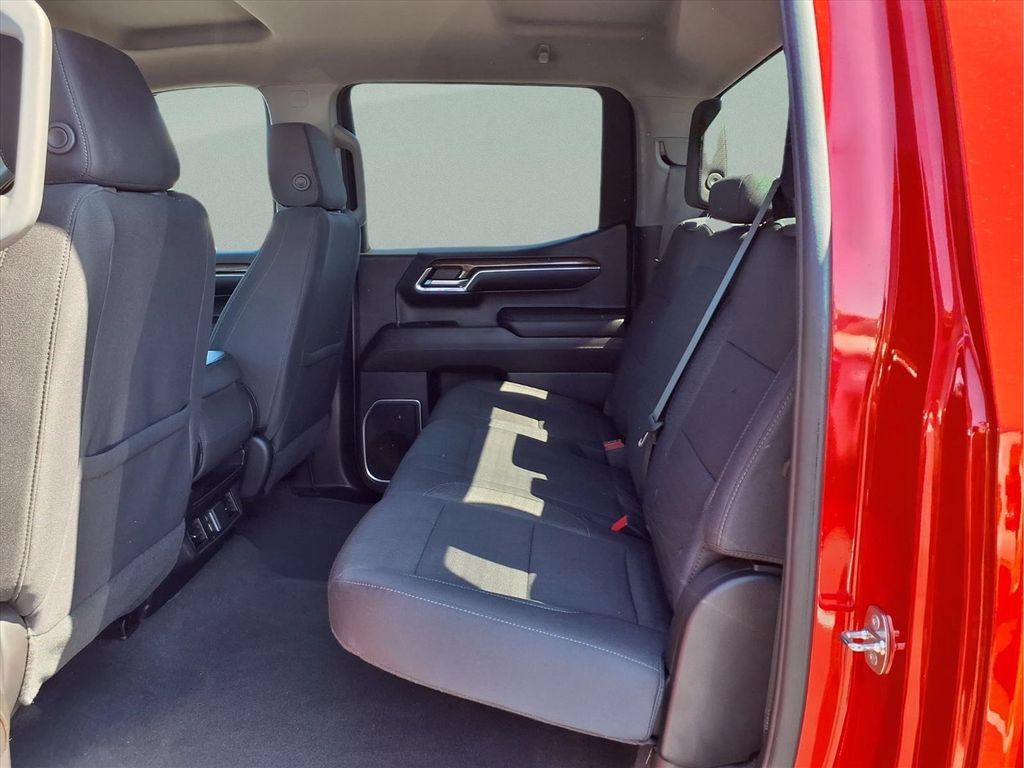 Used 2024 Chevrolet Silverado 1500 LT w/ LPO, Dark Essentials Package AWD/4WD image 17