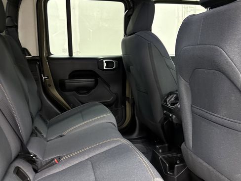 Used 2025 Jeep Gladiator Willys image 20