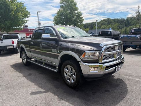 Used 2018 RAM 2500 Laramie AWD/4WD image 4
