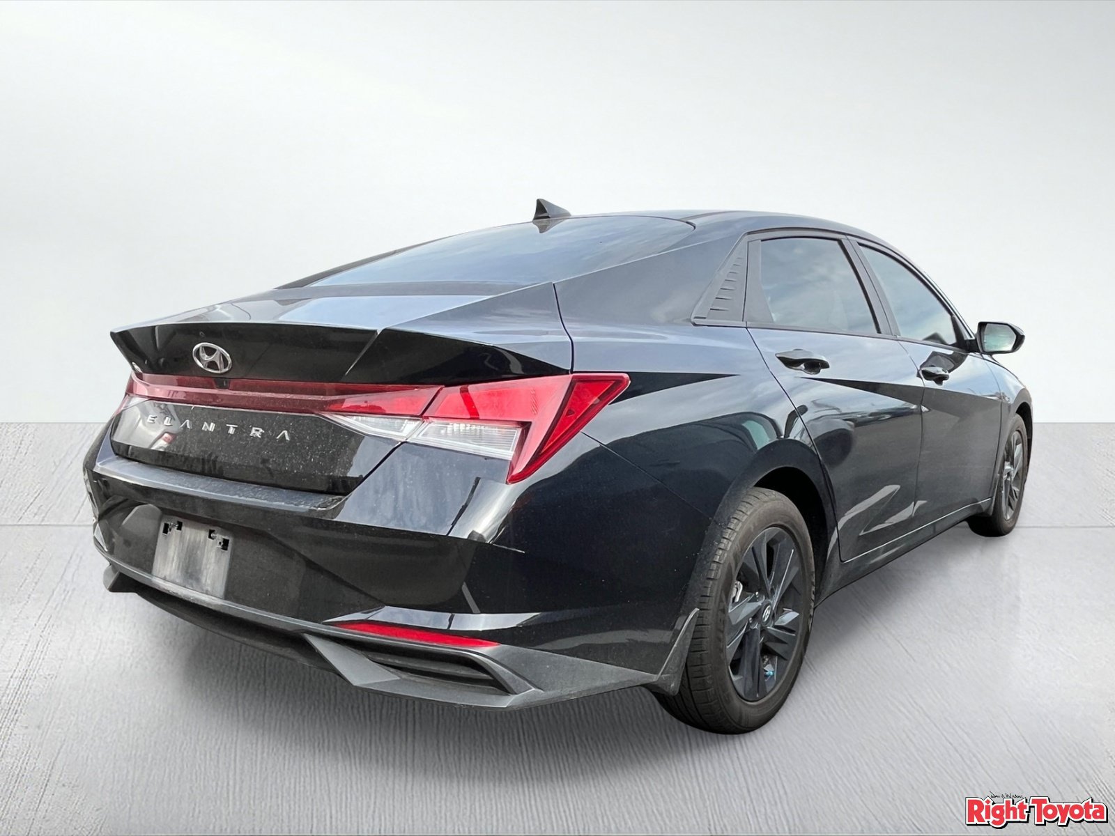 Used 2023 Hyundai Elantra SEL FWD image 4