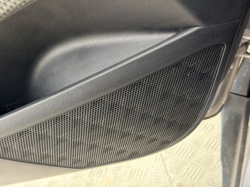 Used 2019 Toyota C-HR XLE FWD image 24
