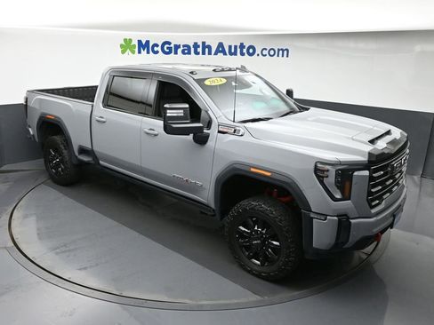 Used 2024 GMC Sierra 2500 AT4 w/ AT4 Premium Plus Package image 3