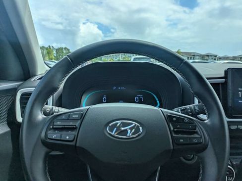 Used 2023 Hyundai Venue Limited w/ Cargo Package FWD image 27