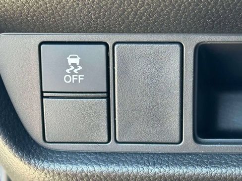 Certified 2024 Honda HR-V LX image 16