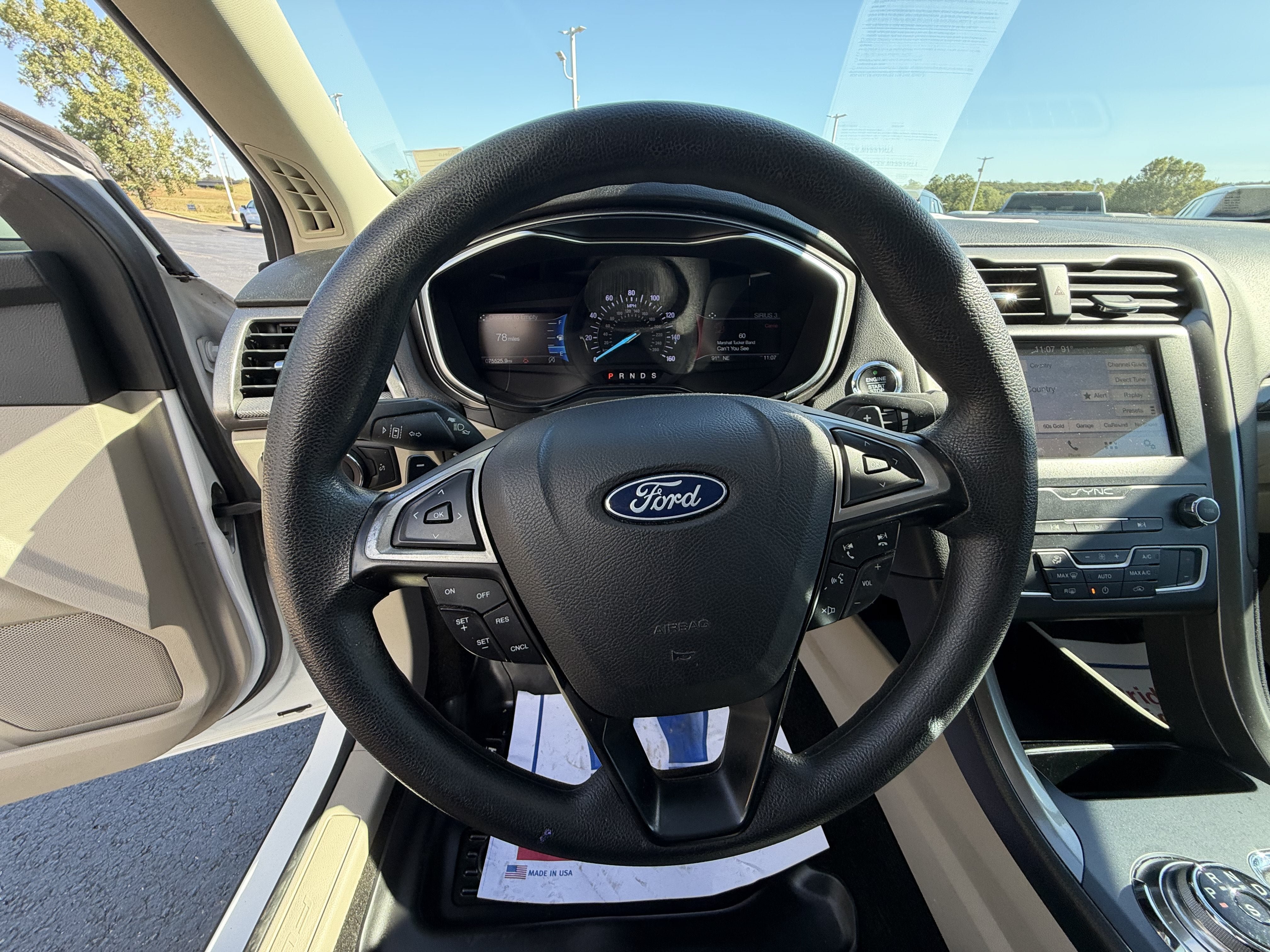 Used 2019 Ford Fusion SE FWD image 17