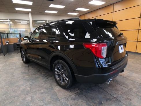 Certified 2023 Ford Explorer XLT w/ Equipment Group 202A AWD/4WD image 5