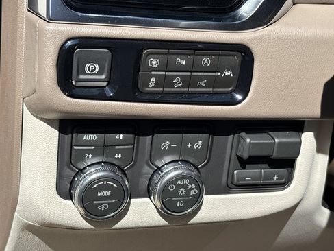 New 2026 GMC Yukon Denali w/ Denali Reserve Package AWD/4WD image 30