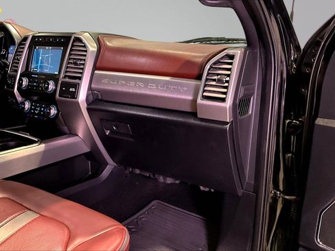 Used 2019 Ford F250 Platinum w/ Platinum Ultimate Package image 27