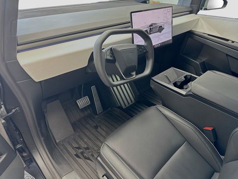 Used 2024 Tesla Cybertruck AWD Crew Cab image 7