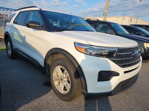 Used 2022 Ford Explorer XLT RWD image 1