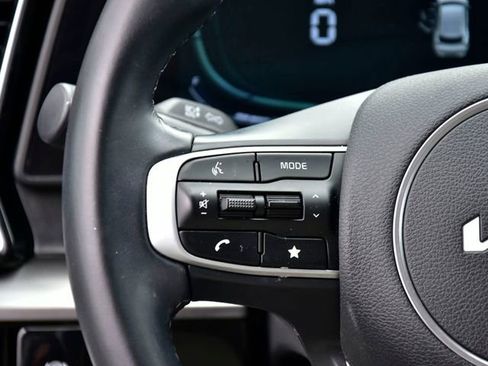 Certified 2025 Kia Sportage EX FWD image 19