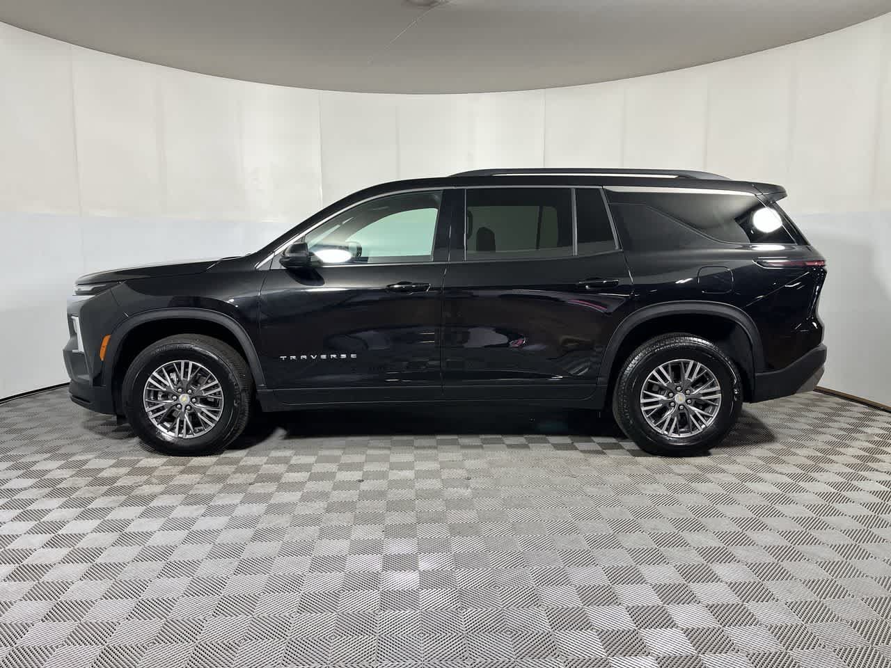 Used 2026 Chevrolet Traverse LT AWD/4WD image 5