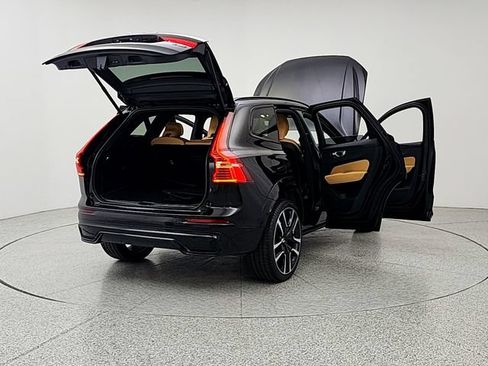 Certified 2023 Volvo XC60 B5 Ultimate w/ Climate Package AWD/4WD image 11