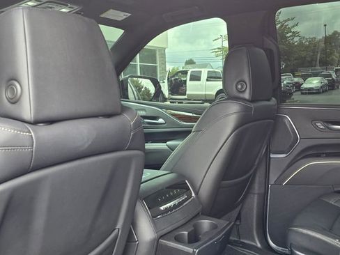 Used 2021 Cadillac Escalade ESV Luxury AWD/4WD image 6