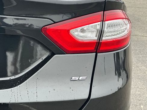 Used 2015 Ford Fusion SE image 26