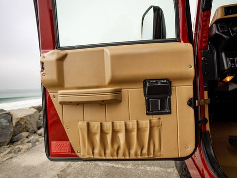 Used 1998 HUMMER H1 4-Door Open Top image 18