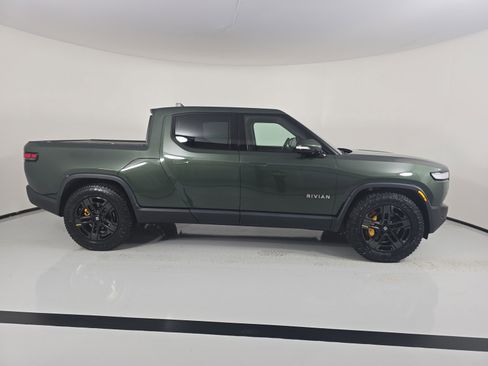 Used 2022 Rivian R1T Adventure image 6