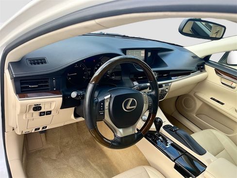 Used 2015 Lexus ES 350 image 9