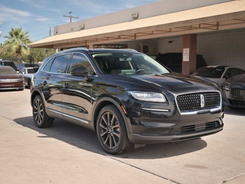 Used 2021 Lincoln Nautilus Reserve w/ Monochromatic Package image 3