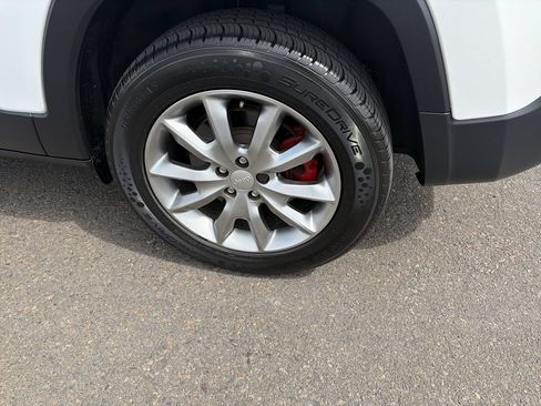 Used 2018 Jeep Cherokee Limited AWD/4WD image 40