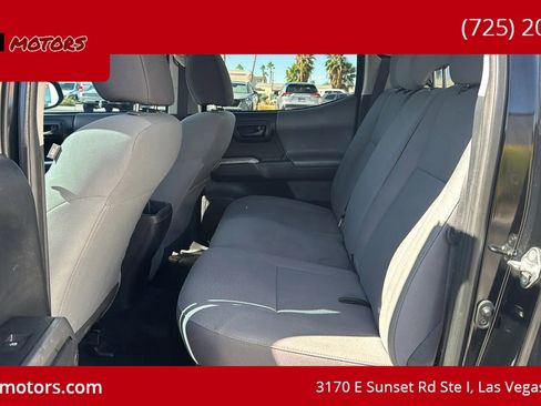 Used 2019 Toyota Tacoma SR5 RWD image 9