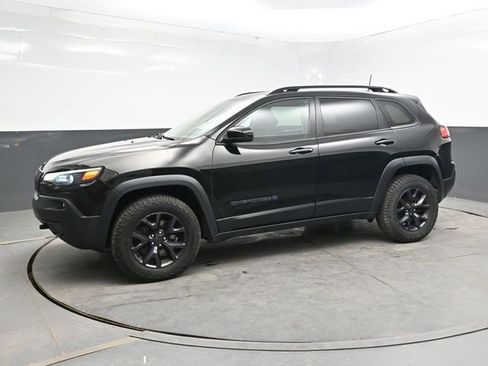 Used 2020 Jeep Cherokee Latitude AWD/4WD image 3